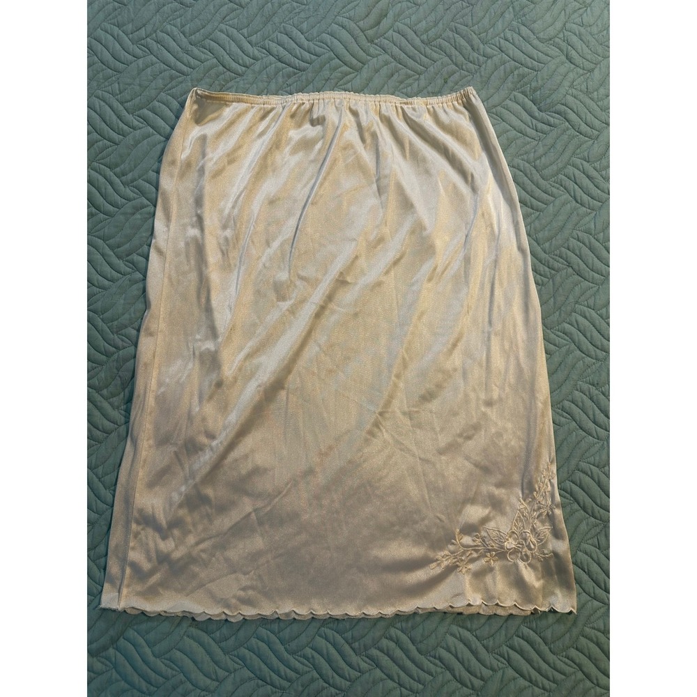 Vintage Champagne Cream Satin Half Slip Floral Embroidery Scalloped Hem‎ Slit